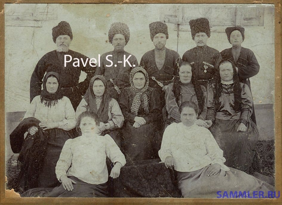 Vasily Afanasievich Kalaushin with his family, Bekeshevskaya