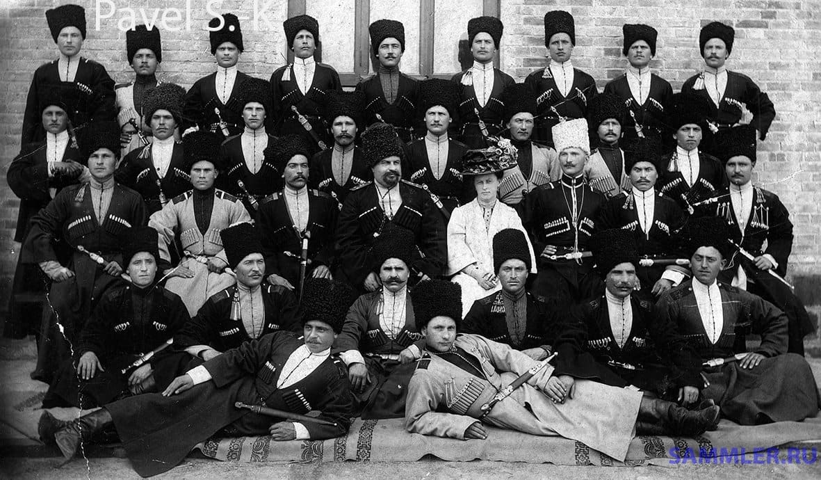 Баталпашинская местная команда; в белой папахе — урядник С.Т. Кульнев (повторная публикация)