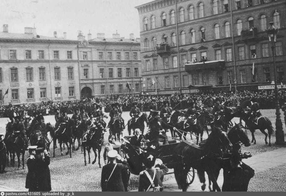 The Shah's procession on St Isaac's Square escorted by the Convoy, July 1900