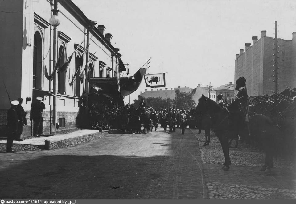 The Shah's departure from the Nikolaevsky station, July 1900